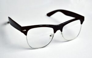 eyeglasses-1846595_1280